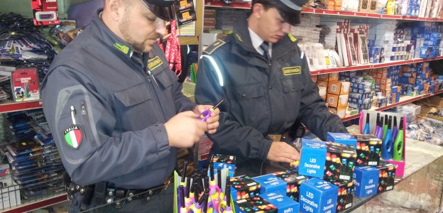 Venezia. Guardia di finanza- task force anticontraffazione