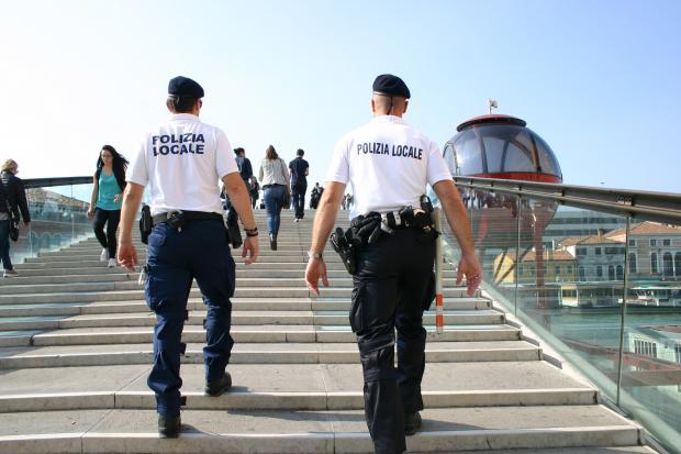 Venezia: Arrestata Una Borseggiatrice, Rimarrà In Carcere - Venezia ...