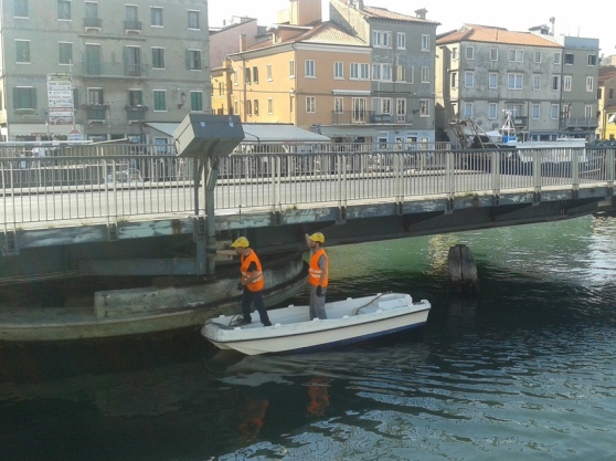 Cedimento sul ponte girevole di Chioggia: è scattato l'allarme