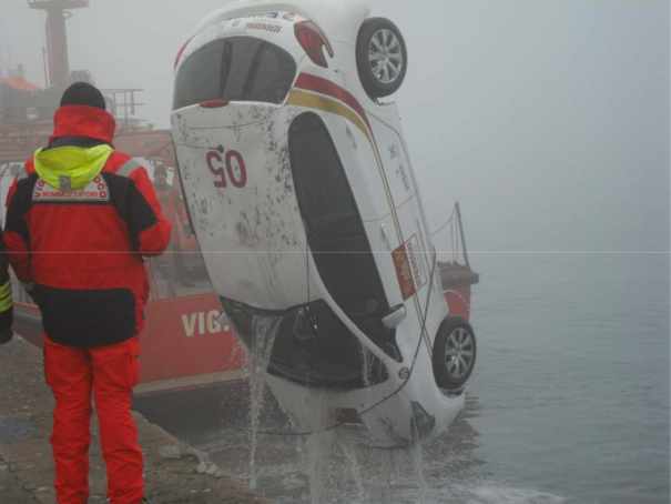 Auto finisce in acqua a Porto Marghera