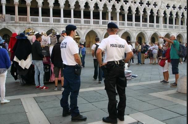 Venezia: arrestata borseggiatrice