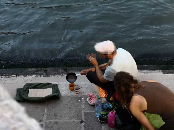 Si preparano il caffè a Rialto: daspo a due turisti tedeschi