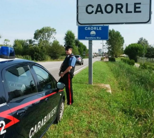 Caorle: rapina e tenta di strangolare la ex moglie