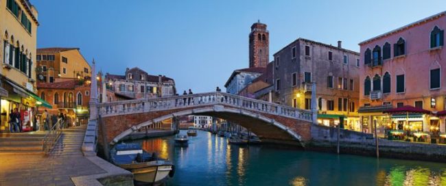 Bagno notturno in rio di Cannaregio: sanzione e daspo a due donne