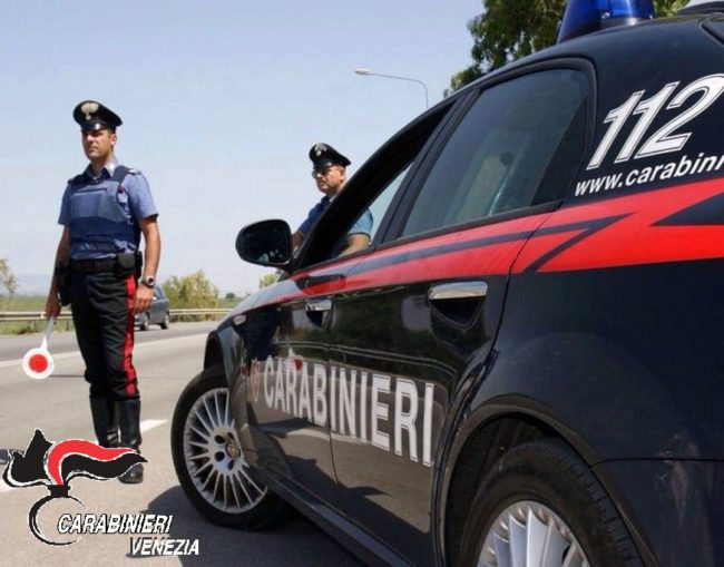 Dosi di cocaina, ecstasy e marijuana: in manette pusher 25enne