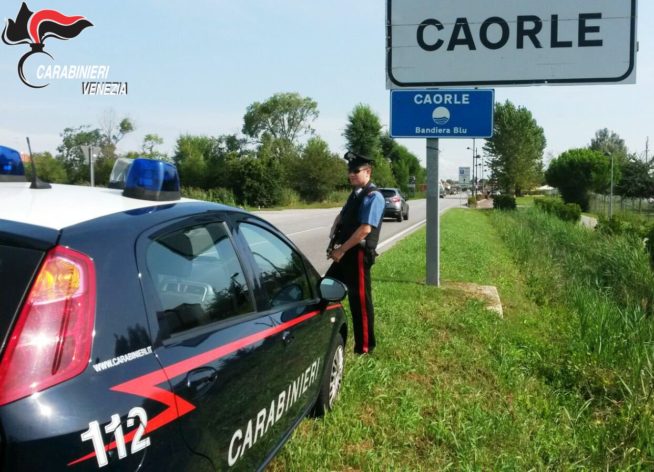 Caorle, trovato in auto con 1 etto di eroina: arrestato - Televenezia