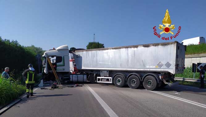 Strada Romea: incidente tra camion e furgone, un ferito - Televenezia