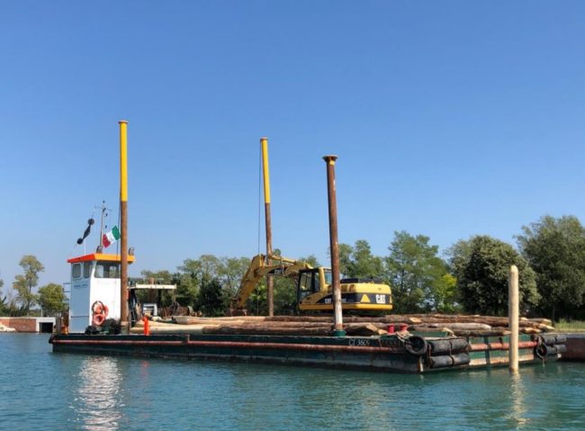 Actv fa un ferry boat per le auto a Sant'Erasmo