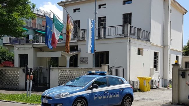 Pusher arrestato a Marghera: in casa due chili di cocaina