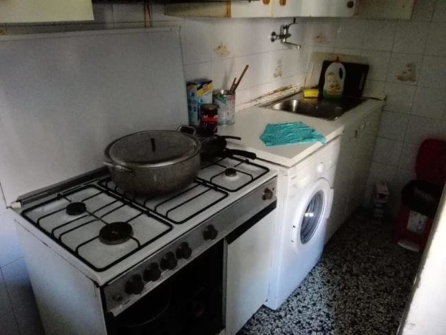 Fuga di gas in cucina: salvati dalla polizia locale