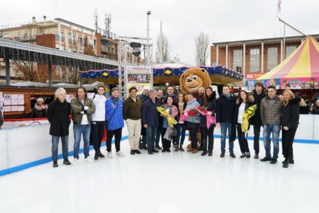 Inaugurata la pista sul ghiaccio in piazza Mercato a Marghera