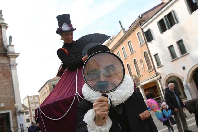 Mestre Carnival Street Show arte circense e musica country 3