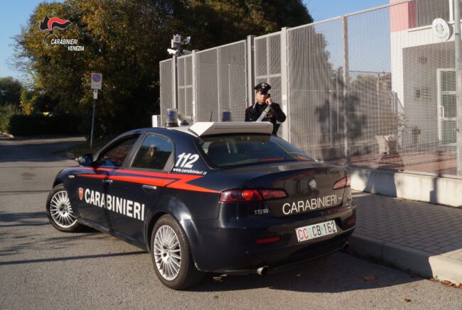 Spinea: spende i soldi della nonna, ma simula i furti in casa