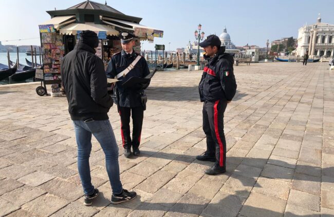 Coronavirus: 20 persone denunciate in una sola sera a Venezia