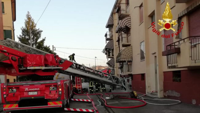 Gazzera, incendio in appartamento