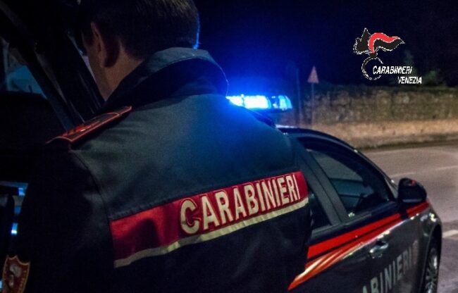 Spinea: sorpreso mentre picchia la ragazza e aggredisce i Carabinieri