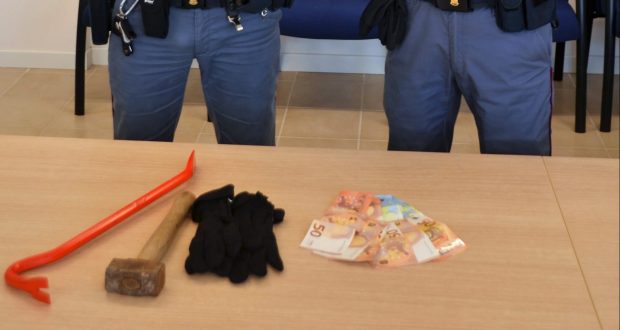 Jesolo, rubano in un negozio di Via Bafile: arrestati due ladri