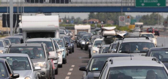 Weekend di Ferragosto: traffico intenso su più giornate