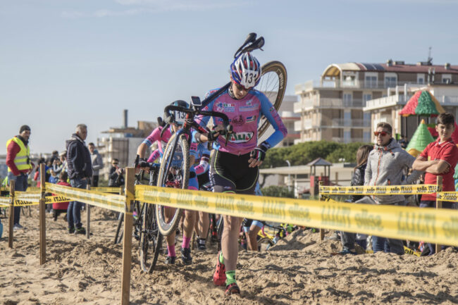 Giro d’Italia Ciclocross 2020: la prima tappa a Jesolo - Televenezia