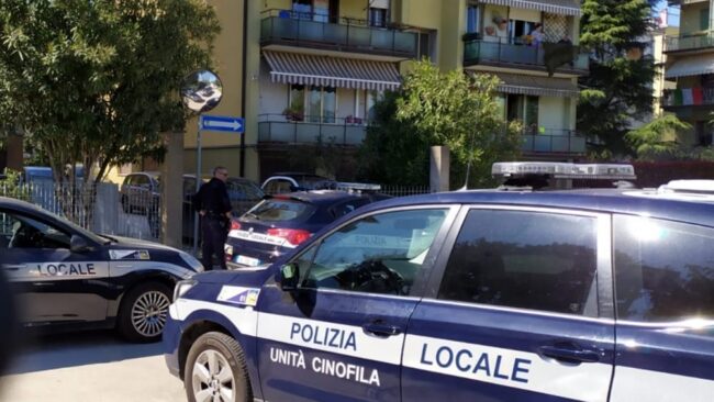 Pusher tenta la fuga, inseguito e arrestato dalla Polizia Locale a Mestre - Televenezia