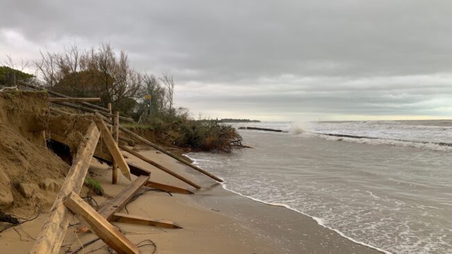 Mareggiate a Jesolo, già in cantiere i primi interventi di protezione - Televenezia