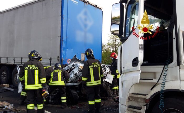 Incidente mortale A4, muore il conducente