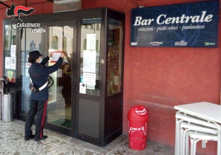 Mirano, spritz serale e partite al bar: locale chiuso - Televenezia