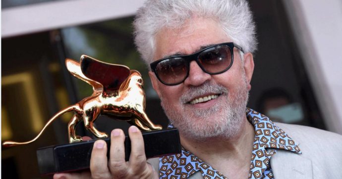 Pedro Almodóvar a Venezia: è suo il film d'apertura alla Mostra del Cinema