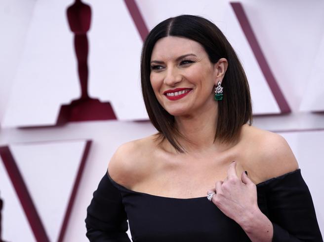 Laura Pausini annuncia l’uscita del film sulla sua vita - Radio Venezia