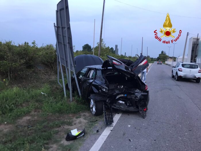 Jesolo, incidente tra due auto: sei feriti - Televenezia