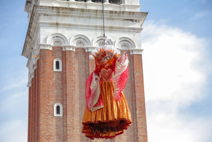 Le tradizioni del Giovedì e Martedì Grass del Carnevale di Venezia - TeleVenezia