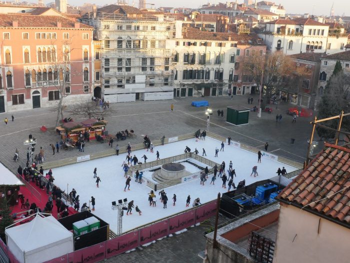 Pattinaggio sul ghiaccio, la pista di Marghera e Venezia: Carnevale 2022 - TeleVenezia