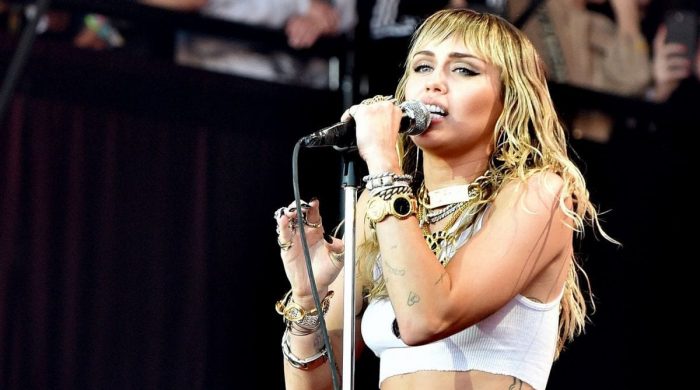 Miley Cyrus: terrore ad alta quota - Radio Venezia