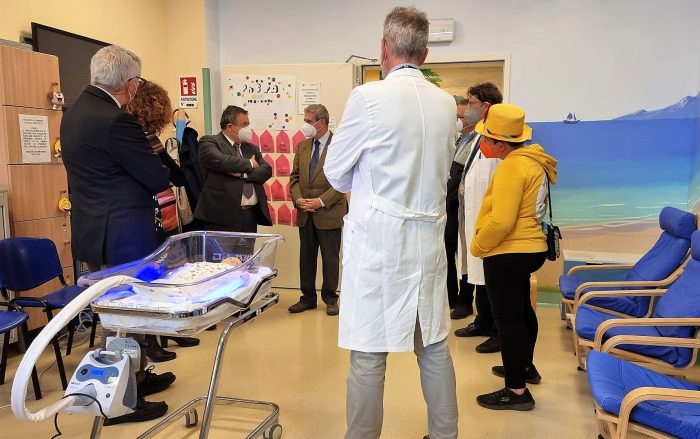 Cura dell'ittero: nuova strumentazione all'Ospedale Civile