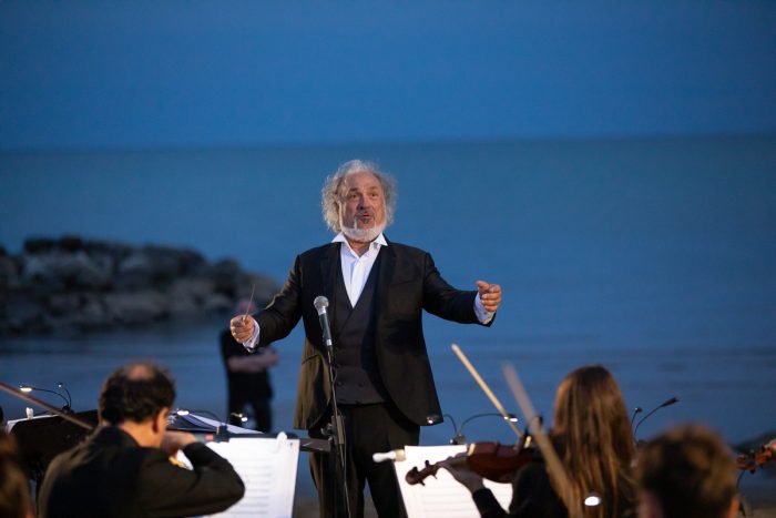 Diego Basso, in spiaggia a Bibione colonne sonore di film storici