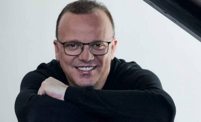 Gigi d'Alessio riceve il premio "Napoli città della musica" - TeleVenezia