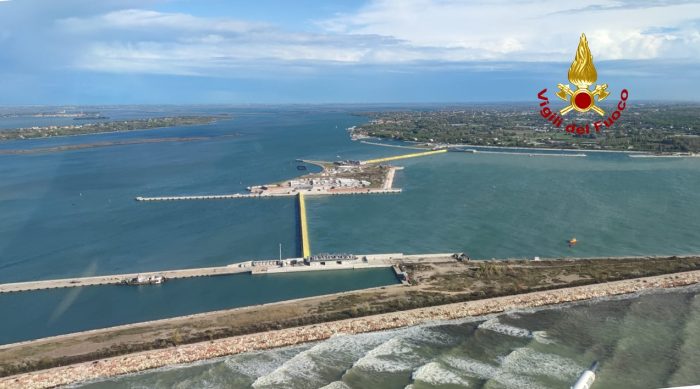 Acqua alta nel weekend veneziano - TeleVenezia-