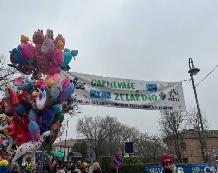 Carnevale di Venezia 2023: a Zelarino l'ultima sfilata dei carri allegorici