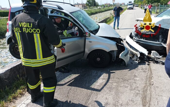 San Donà: scontro tra due auto, un ferito. A Bibione un altro incidente