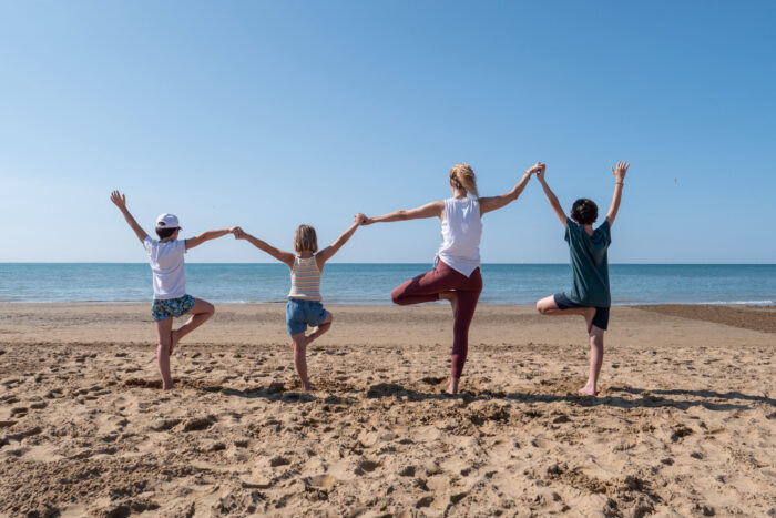 Bibione, la spiaggia delle famiglie per antonomasia, propone a settembre un evento con la più completa proposta di discipline olistiche, anche per i più piccoli (Bibione Olistic Festival).