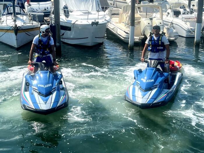 Sottomarina, spiagge più sicure grazie alle moto d’acqua