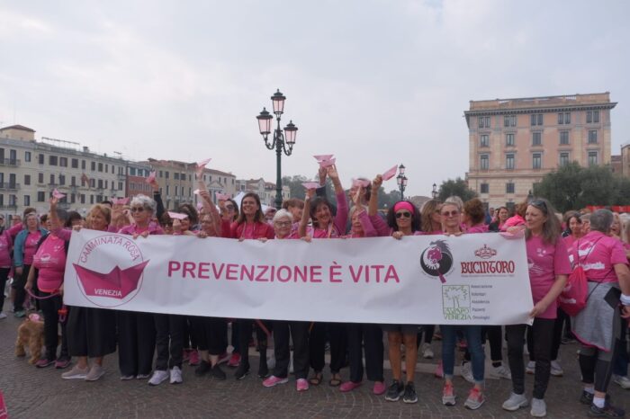 Camminata Rosa: oltre 1000 partecipanti per la prevenzione - Televenezia