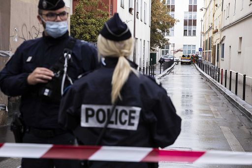 Francia: attacco in una scuola al grido di "Allah Akbar", ucciso insegnante