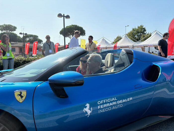 Jesolo, in pista con le Ferrari per far correre le ambulanze in Sierra Leone