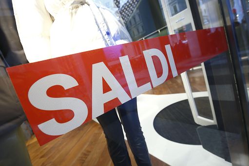 Saldi a rischio flop, secondo Federmoda Confcommercio vendite -8%